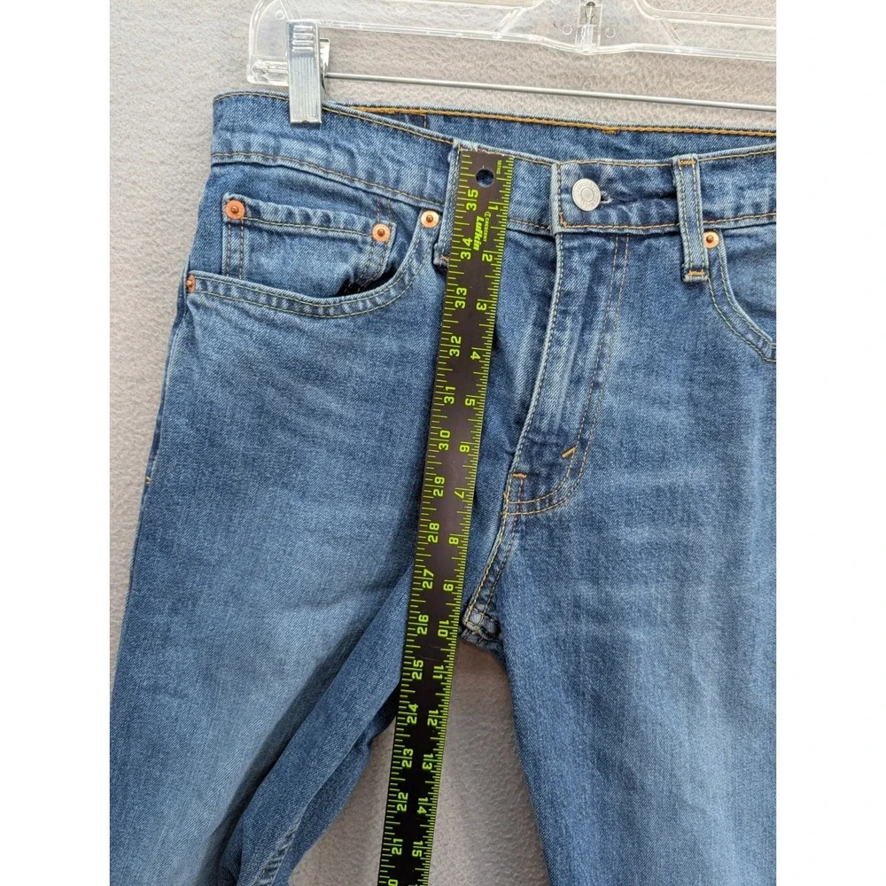 Levis step out